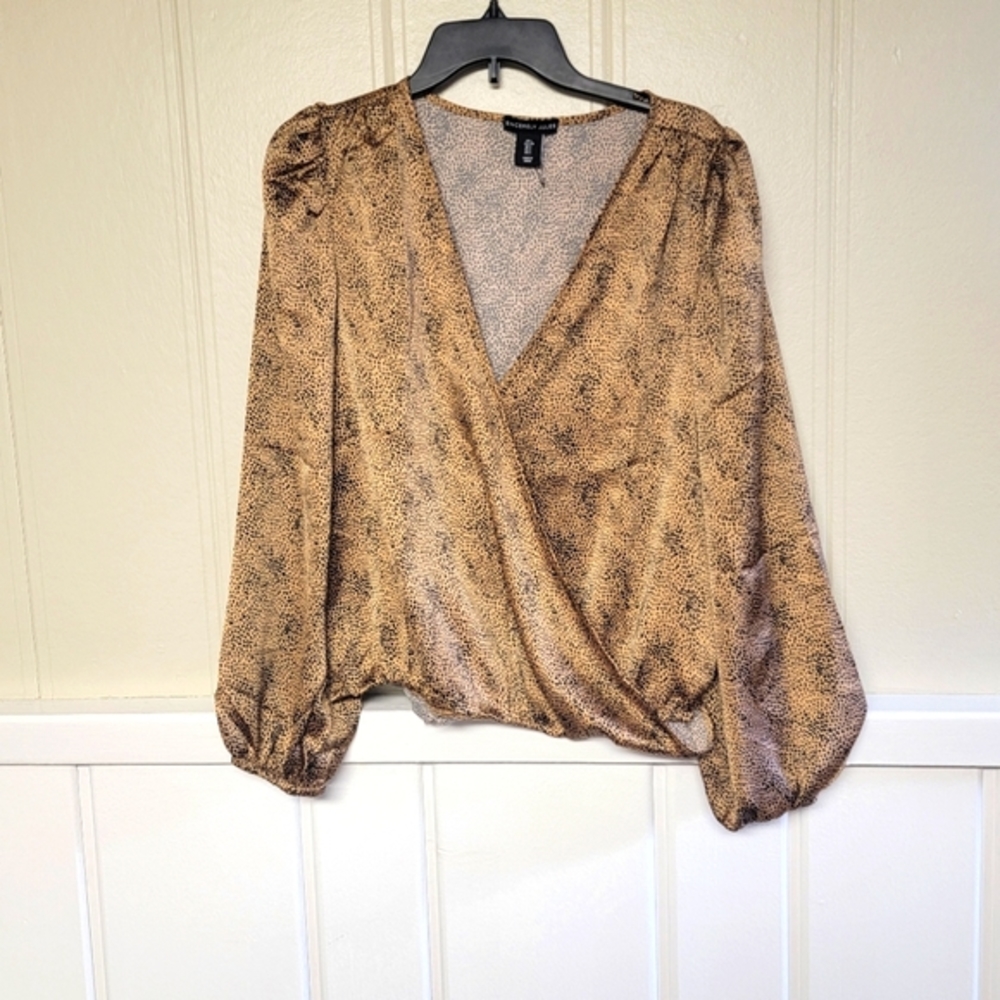 NWOT Sincerely‎ Jules Leopard Blouse